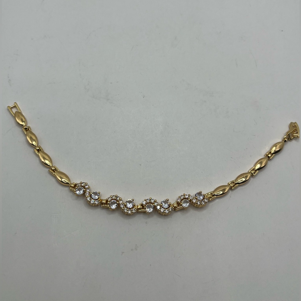Gold Plated Elegant Gold Bracelet With Crystal Accents 25$